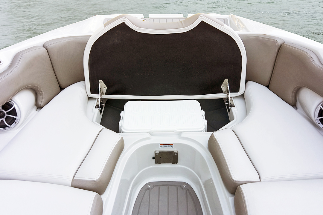 crownline-boats-eclipse-e-e285-bow-storage